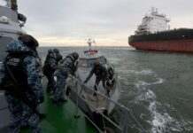 Фальшивий прапор не допоміг: Україна арештувала судно РФ із краденим зерном з Криму