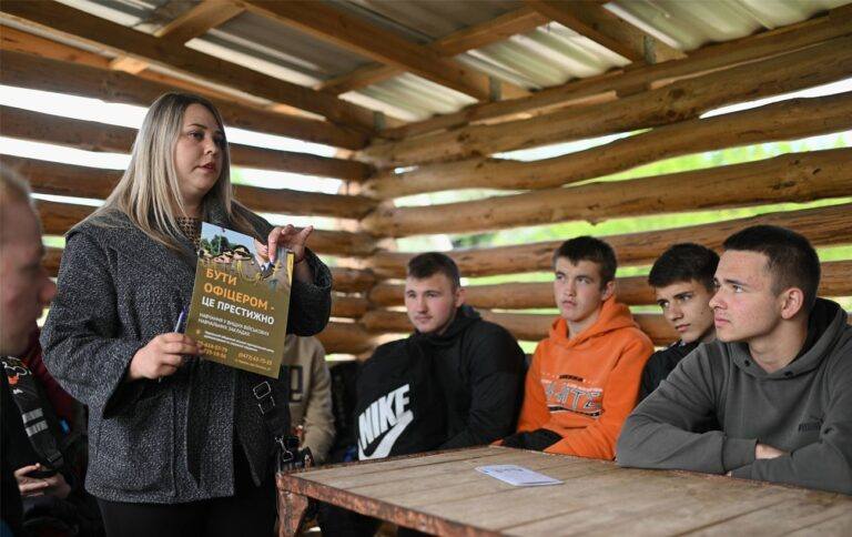 Військовий облік або штраф? У ТЦК нагадали, що необхідно зробити 17-річним українцям