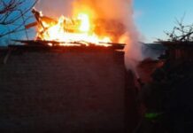 У результаті ворожих обстрілів на Нікопольщині постраждав чоловік: безпекова ситуація на ранок 14 квітня від ОВА