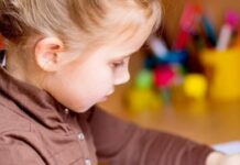 Лівша у світі правшів: як живеться тим, хто все робить “не з того боку”