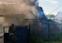 Нікопольський район: ворожий удар спричинив займання будинку