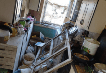 Внаслідок ворожого удару постраждала 47-річна жінка, 30 тварин загинули: безпекова ситуація в області станом на вечір 1 травня