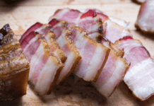 У Дніпрі жінка з’їла копчене сало та захворіла на ботулізм