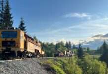 Аварія на залізниці в Карпатах: що відомо і коли відновлять рух потягів