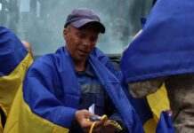 “Я їду додому”: омбудсмен показав зворушливе відео зі звільненими воїнами