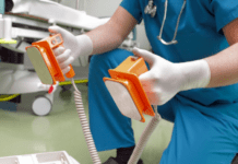 Дефібриляція проводилась чотири рази: на Дніпропетровщині врятували пенсіонерку з клінічною смертю