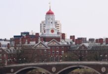 Адміністрація Трампа позбавила Гарвард права приймати іноземних студентів