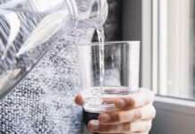 Наука і традиція: чому бабусі клали срібну ложку у воду