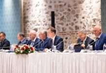 Ультиматум Мединського, права російськомовних і відповідь України: нові деталі переговорів у Стамбулі