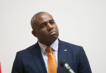 Голова МЗС Британії про атаку на автобус у Білопіллі: РФ повинна негайно припинити вогонь