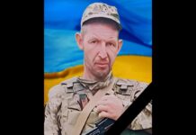 Камʼянське проститься з солдатом Олександром Ніколаєвим