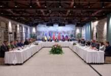 Чому Росія тягне з “меморандумом”? Експерт розкрив маніпуляції Москви перед перемовинами