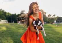 Може закінчитись штрафом: поліція нагадала, як правильно вигулювати собак