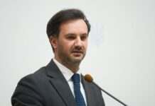 Україна наполегливо працює з Угорщиною над розблокуванням вступу до ЄС, – МЗС