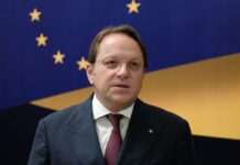 Угорщина заблокувала план ЄС щодо відмови від російських енергоносіїв, – Politico