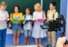 Школи не мають права публікувати фото дітей без згоди батьків і самих учнів, — освітній омбудсмен