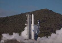 Ілон Маск святкує: перша австралійська ракета згоріла в небі за 14 секунд