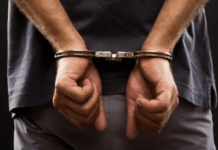 У Дніпрі 16-річному хлопцю повідомили про підозру за нанесення тяжких тілесних ушкоджень однолітку