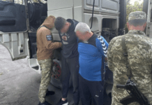 Ще один втікач з Дніпропетровщини: прикордонники виявили у фурі під ліжком 55-річного чоловіка