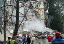 Удар РФ по Києву: зруйнований підʼїзд будинку, одна людина загинула, 48 – постраждали