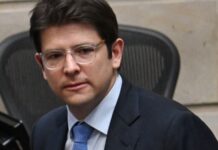 У Колумбії через два місяці після замаху помер кандидат у президенти Мігель Урібе