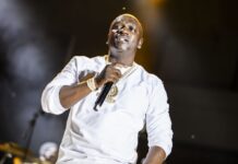 Невідомі дрони ледь не зірвали концерт американського репера Akon у Сочі (відео)