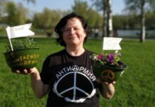 У РФ співробітники ФСБ прийшли з обшуком до засновниці «Руху свідомих відмовників»