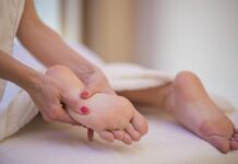 Від стресу до балансу: несподівані переваги масажу стоп