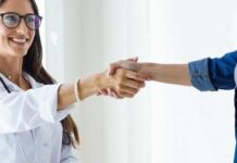 Житло в обмін на працю: уряд запропонував лікарям службове житло в селах