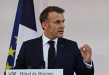 Макрон заявив про необхідність участі України і Європи у виробленні плану припинення війни