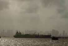 Індія продовжує купувати російську нафту – Reuters