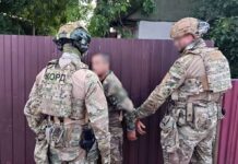 На Житомирщині чоловік погрожував гранатою поліцейським: оголошували спецоперацію