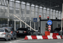 Чоловіків віком 18-22 років вже почали пропускати за кордон — речник ДПСУ