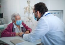 Маски знову обов’язкові? Де в Україні запровадили нові обмеження через COVID-19