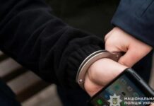 Зателефонував і втік разом із телефоном: поліцейські Дніпра скерували справу до суду