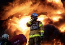 У центрі Дружківки пролунали вибухи: над містом піднявся густий дим