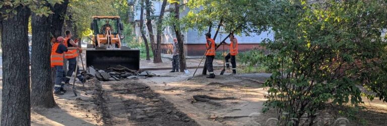 У різних районах Кам’янського розпочався ремонт тротуарів