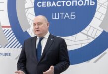 Російський очільник окупованого Севастополя заборонив АЗС продавати бензин у каністри