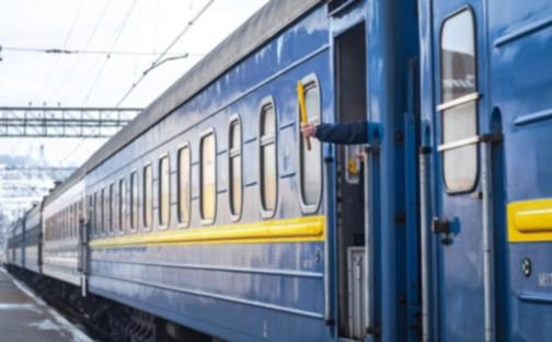 Нічні обстріли пошкодили енергомережу: затримуються поїзди через Дніпро, Кривий Ріг та Запоріжжя