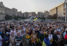 У Києві вшановують пам’ять Андрія Парубія. У Львові триває панахида