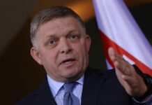 Фіцо поскаржився Путіну на атаки по “Дружбі” та анонсував візит до України