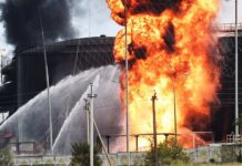 Один із найбільших НПЗ Росії частково призупинив роботу через атаку дронів, – Reuters