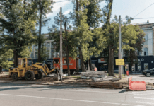 У Дніпрі перекрили частину проспекту для ремонту трамвайної колії