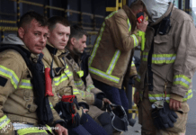 Надзвичайники Дніпра майже добу ліквідували займання складського приміщення у Чечелівському районі міста