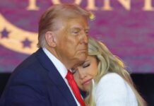 Трамп на прощанні з Чарлі Кірком назвав його «американським героєм» і «мучеником»