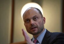 Кара-Мурза: отруєння Навального приховують через «домовленості спецслужб»