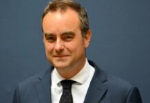 Макрон призначив міністра оборони Лекорню новим прем’єром
