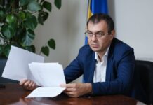 Податки з посилок, сервісів таксі та кур’єрських служб: що готують у Раді