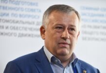 Губернатор Ленінградської області РФ повідомив про пожежу на кораблі через атаку дронів