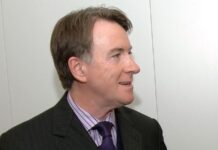 Посол Британії у США звільнений за листування з Джеффрі Епштейном